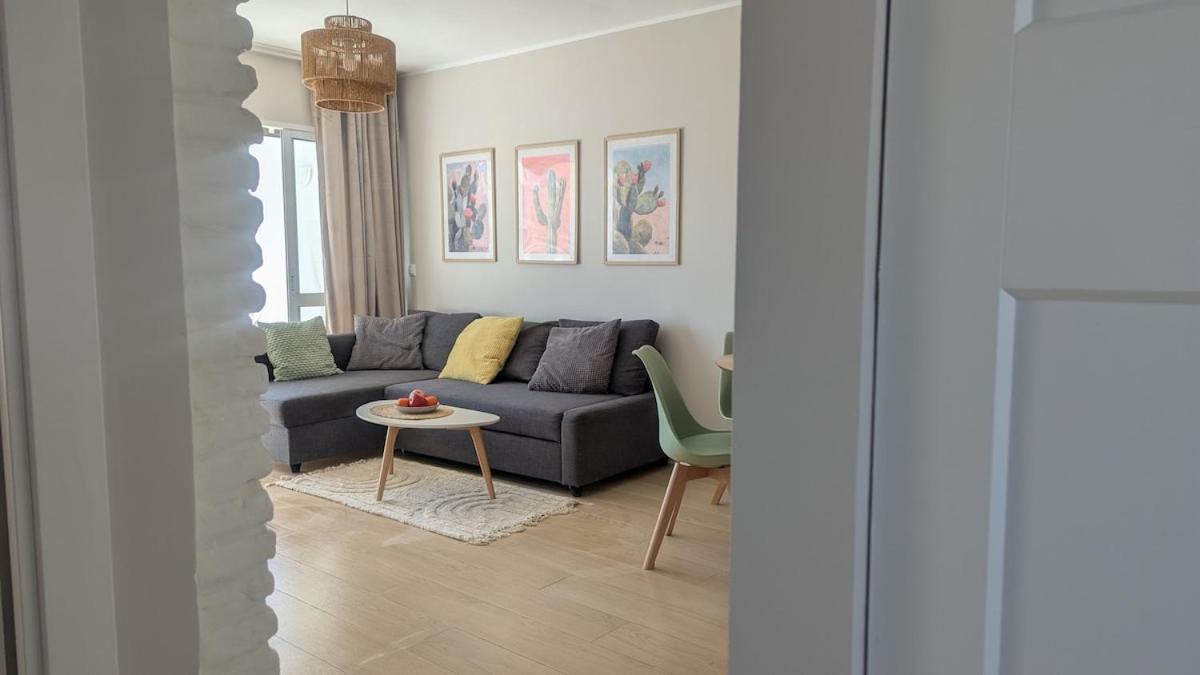 Lovely Casa Del Sol Close To The And Puerto Marina
