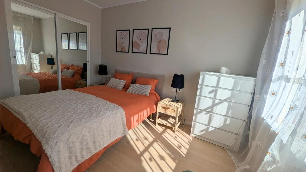 Lovely Casa Del Sol Close To The And Puerto Marina Apartment